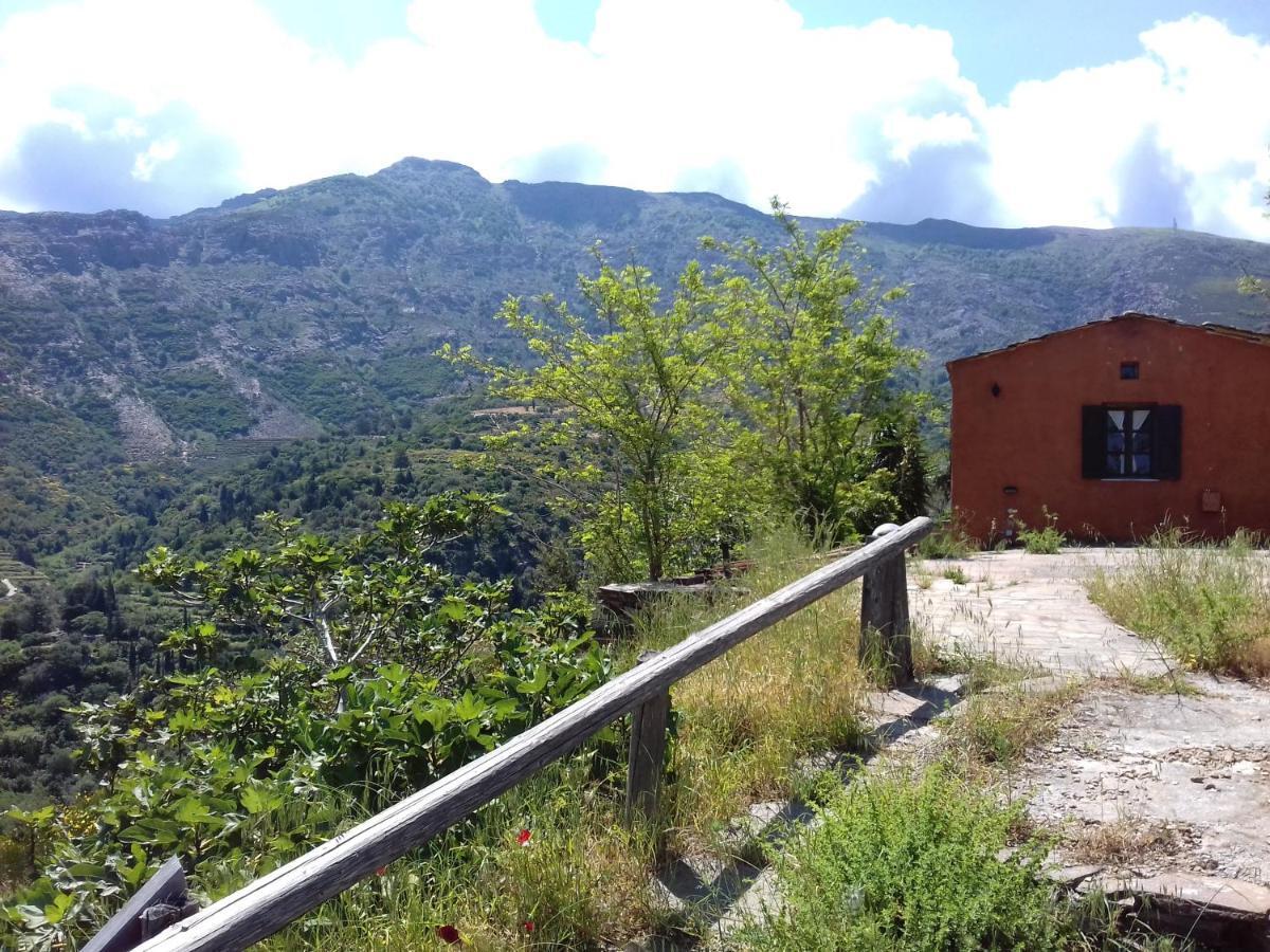 Ikarian Centre - Accommodation & Mountain Hiking Évdilos Exterior foto