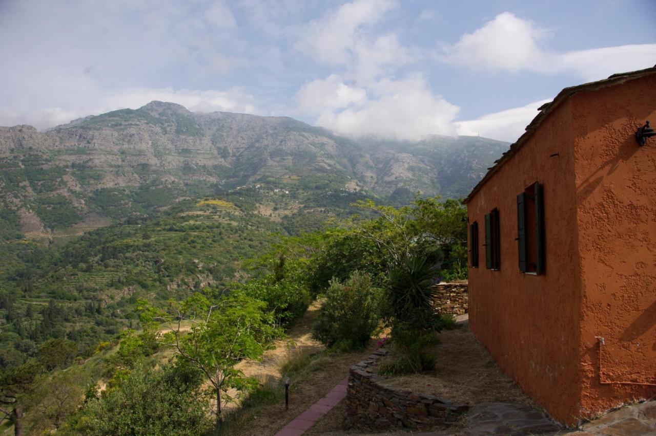 Ikarian Centre - Accommodation & Mountain Hiking Évdilos Exterior foto